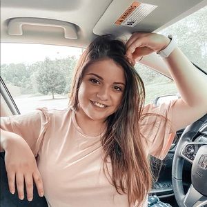 Meet your Posher, Olivia